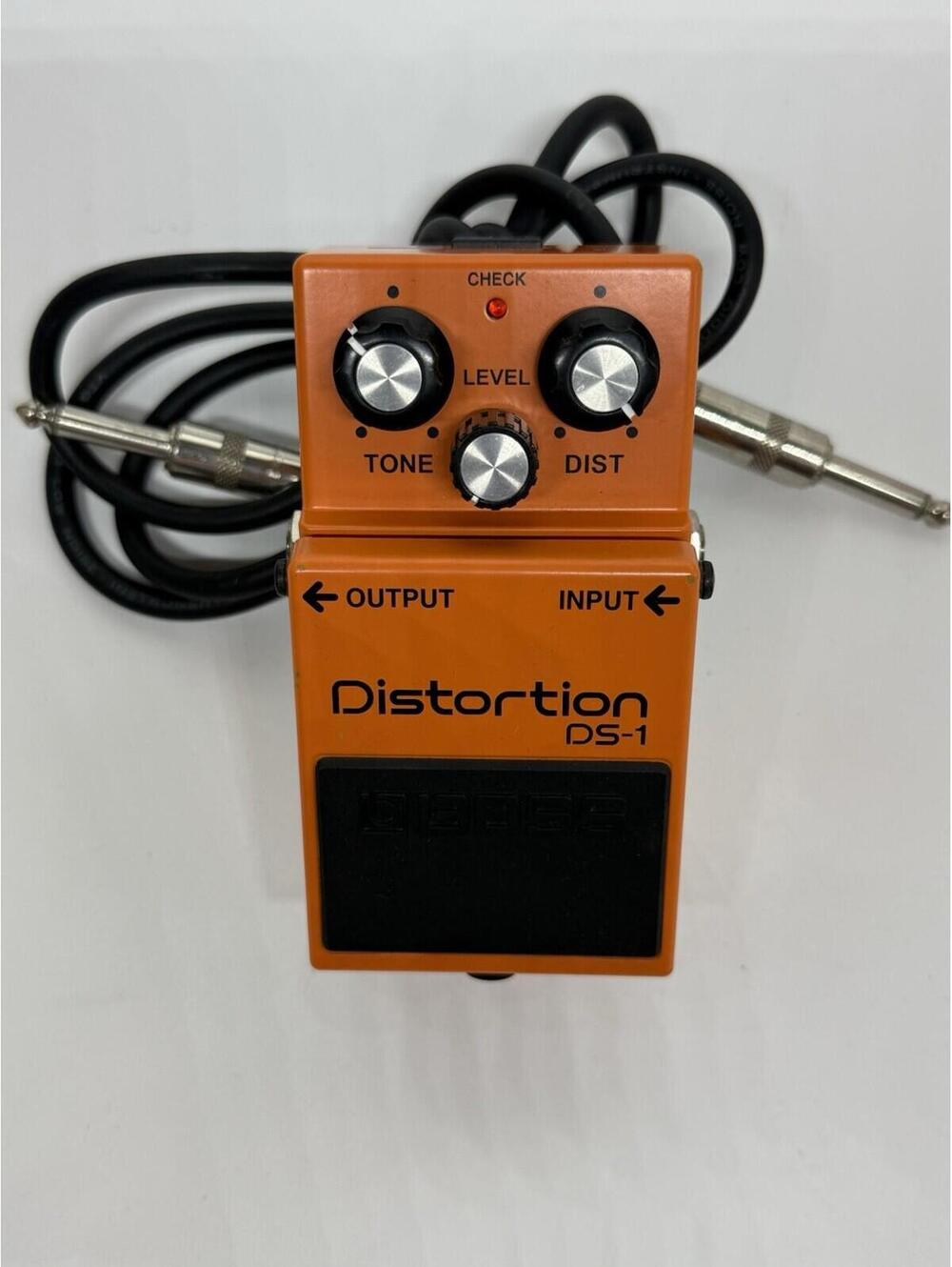 BOSS DS-1 Distortion Guitar Pedal w/ Power Adapter, Cable & 9V Battery / Japan